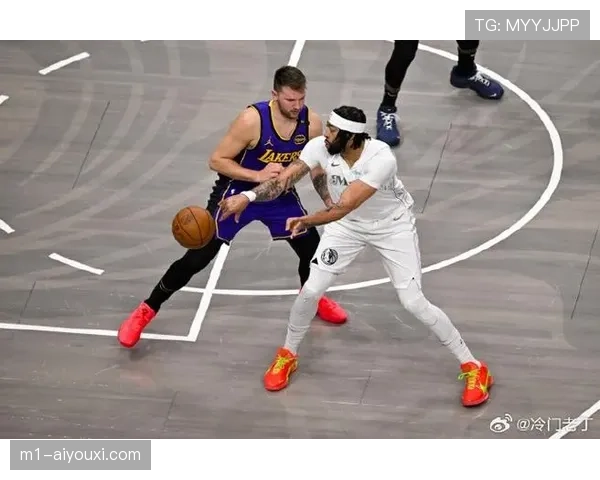 湖人主场力克独行侠迎六连胜 浓眉复出艾顿内线建功